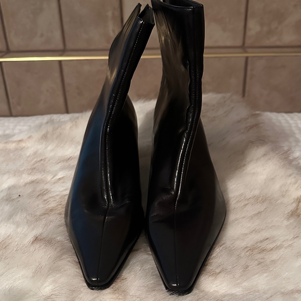 Anne Klein Black Ankle Boots size 8, kitten heel new never worn